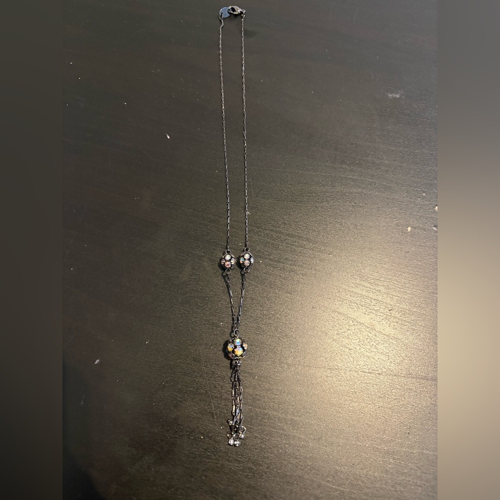 Avon Iridescent Black Necklace - Picture 2 of 4